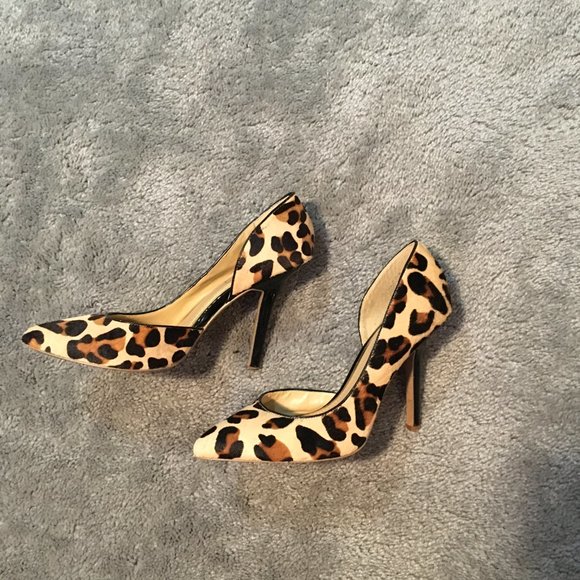 BCBG Brown Cheetah Print Faux Fur Texture Pointed Toe Heels - Picture 3 of 6